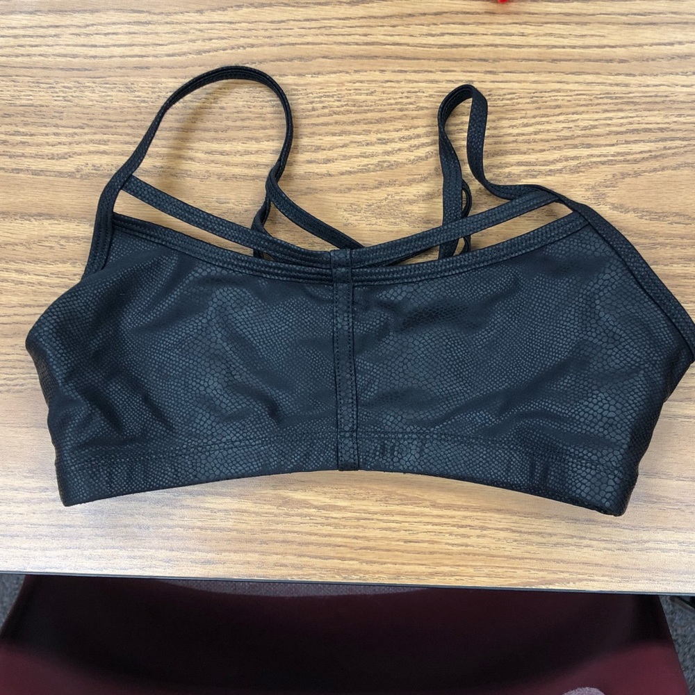 Onzie  yoga sport bra top